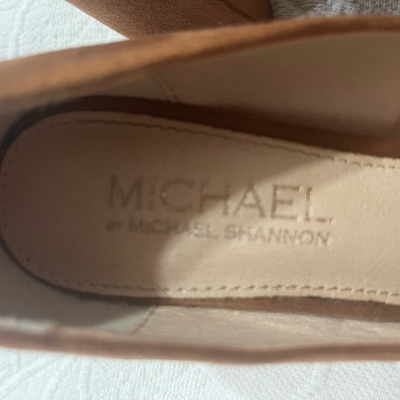 Camel Brown, Size 6, block heel, suede-like dress shoes. 3” heel - Picture 3 of 5